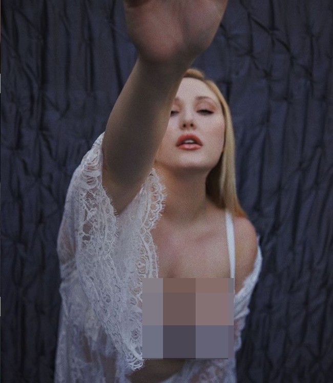 Kepada Daily Mail, Hayley mengatakan kalau dia sudah menyelami dunia modeling, khususnya sebagai model plus-size sejak usia 14 tahun. Foto: Instagram/@hhasselhoff