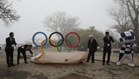 Olimpiade yang digelar di ibu kota Jepang sejak tahun 1964 itu ditunda pada Maret tahun lalu karena pandemi. Sebanyak 33 cabang olahraga yang terdiri atas 339 pertandingan akan digelar selama Olimpiade.  