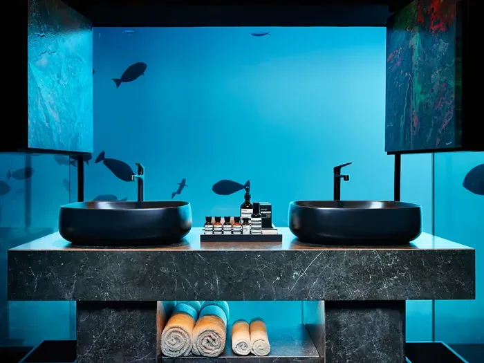 Hotel bawah laut di Maldives