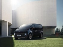 Mirip Pesawat Luar Angkasa, Ini Penampakan MPV Hyundai Staria