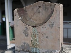 Kisah di Balik Jam Bancet, Penanda Waktu Salat Masjid Sabilurrosyaad Bantul