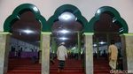 Khusyuk Beribadah di Masjid Bersejarah Al-Makmur Tanah Abang