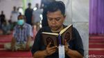Khusyuk Beribadah di Masjid Bersejarah Al-Makmur Tanah Abang
