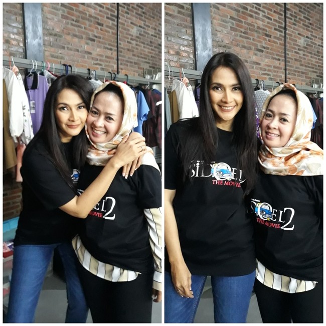 Karakter Munaroh akrab dengan Zaenab yang diperankan oleh Maudy Koesnaedi. Dalam foto ini, Maryati yang mengenakan hijab pashmina hitam berselfie ria dengan Maudy. Foto: dok. Instagram @maryati.tohirr.