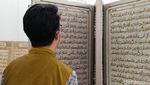 Melihat Mushaf Alquran dari Marmer di Masjid Al Muhtaram Kajen