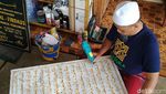 Melihat Mushaf Alquran dari Marmer di Masjid Al Muhtaram Kajen