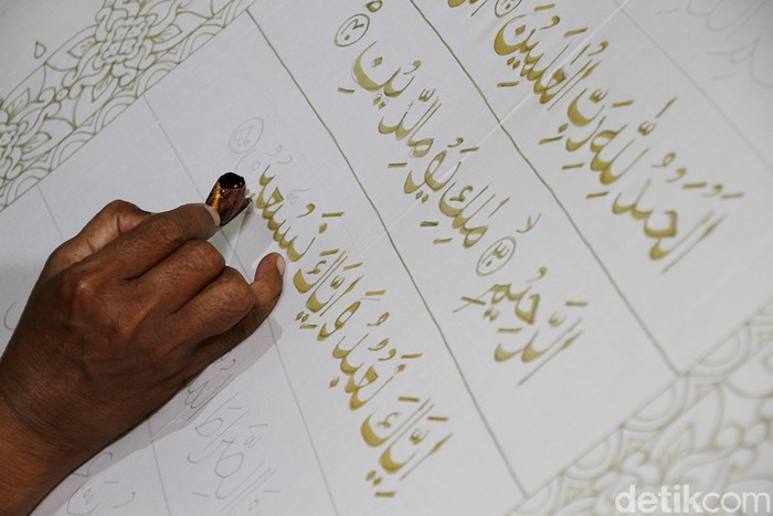 Kampung Batik Laweyan, Solo, Jawa Tengah, memproduksi batik Alquran atau batik motif kaligrafi. Penasaran?