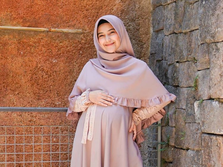 8 Foto Nadya Mustika Rahayu saat Hamil Hingga Melahirkan Dalam Kondisi Covid