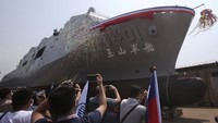 Kapal yang disebut akan mulai beroperasi tahun depan itu akan dilengkapi senjata meriam untuk menyerang target di udara dan darat, rudal antipesawat dan senjata antipesawat dan antirudal jarak dekat Phalanx.