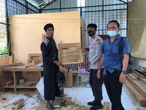 Dukung Pemulihan Ekonomi di NTB, Tokoh Agama Ini Buka Usaha Mebel