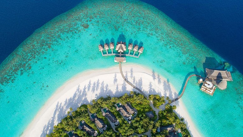 Tak hanya keindahan laut Maldives yang bisa dinikmati. Pesona langit dengan gemerlap bintangnya dapat dilihat lewat teleskop terkuat di Samudera Hindia.