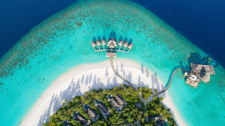 Resort Maldives Miliki Teleskop Terkuat di Samudera Hindia Tak hanya keindahan laut Maldives yang bisa dinikmati. Pesona langit dengan gemerlap bintangnya dapat dilihat lewat teleskop terkuat di Samudera Hindia.