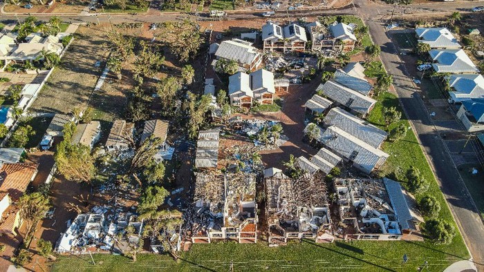 KALBARRI, AUSTRALIA - APRIL 12: Damaged buildings along the Kalbarri foreshore are seen on April 12, 2021 in Kalbarri, Australia. The tourist town of Kalbarri on Western Australia's mid-west coast was hit by cyclone Seroja on Sunday 11 April. Winds reached up to 170km per hour, with about 70 percent of Kalbarri's buildings damaged. Many residents remain without power or telecommunications as clean-up operations begin. (Photo by Yvonne McKenzie/Getty Images)