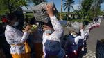 Tradisi Iring-Iringan Gadis Pembawa Sesajen di Bali