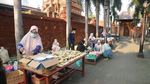 Hanya Ada Saat Ramadan, Ini Intip Ketan di Masjid Sunan Kudus