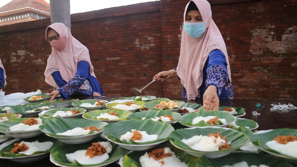 Hanya Ada Saat Ramadan, Ini Intip Ketan di Masjid Sunan Kudus