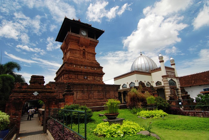 Hanya Ada Saat Ramadan, Ini Intip Ketan di Masjid Sunan Kudus