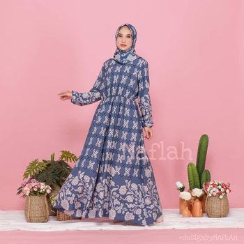 Koleksi long dress dari Naflah Fashion Official.