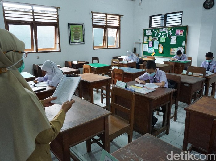 Uji coba pembelajaran tatap muka di SMPN 1 Boyolali, Rabu (14/4/2021).