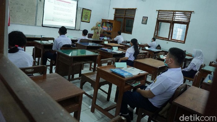 Uji coba pembelajaran tatap muka di SMPN 1 Boyolali, Rabu (14/4/2021).