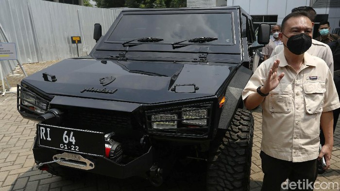 Wakil Ketua DPR Sufmi Dasco Naik Rantis Maung ke RSPAD Hari ini Wakil Ketua DPR RI Sufmi Dasco Ahmad mendatangi RSPAD Gatot Soebroto. Dia datang menggunakan kendraan taktis (rantis) Maung buatan Pindad.