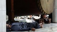 Pemandangan seperti itu biasa terjadi setiap bulan Ramadhan.