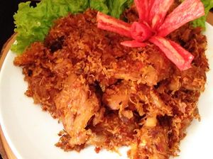Resep Pembaca : Ayam Serundeng Pedas yang Gurih Harum