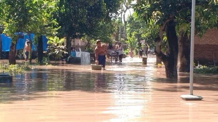 banjir di madiun rendam rumah warga