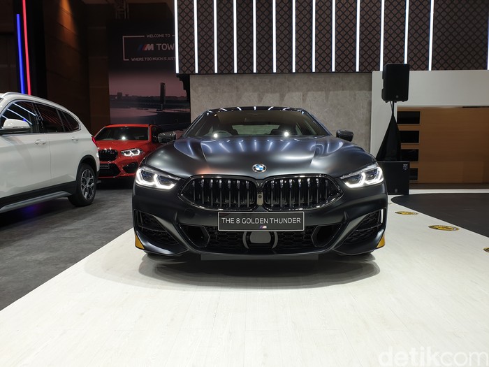 BMW memamerkan seri 520i M Sport dan 530i Opulence, serta 840i Gran Coupe Golden Thunder Edition di IIMS 2021