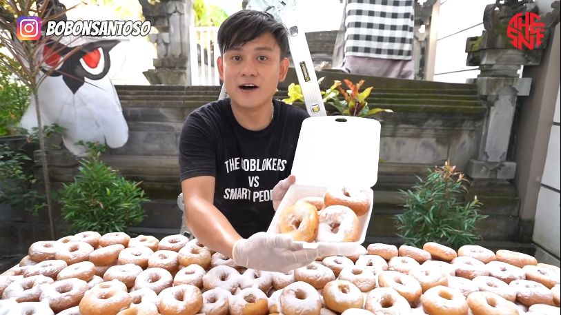 Momen Bobon Santoso Masak Jumbo untuk Dibagikan ke Warga Sekitar.