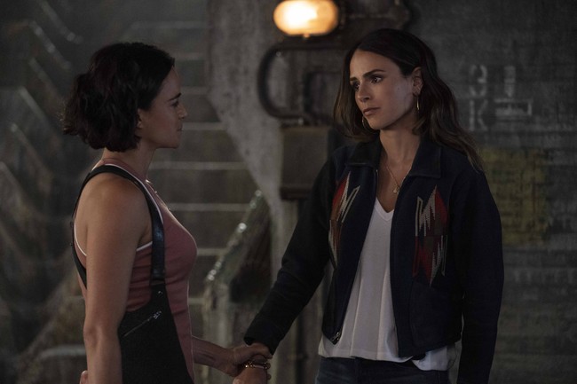 Mia Toretto diperankan lagi oleh Jordana Brewster. Mia merupakan salah satu tokoh inti dalam Fast & Furious 9, saudara perempuan Dom. Foto: Giles Keyte/Universal