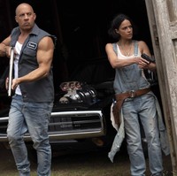Fast and Furious 9 merilis trailer berdurasi 4 menit 30 detik yang bikin para penggemar tidak sabar lagi untuk menontonnya. Penampilan yang paling ditunggu tentu saja Vin Diesel yang berperan sebagai Dominic Toretto (Dom), mantan narapidana dan pembalap jalanan profesional yang telah pensiun dan hidup berkeluarga dengan istri dan anak. Foto: Giles Keyte/Universal