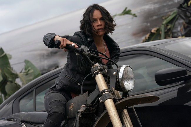 Fast & Furious 9 dijadwalkan tayang di Indonesia pasa 28 Mei 2021. Michelle Rodriguez pemeran Letty Ortiz menjadi salah satu pemain lama yang akan muncul lagi. Perannya sebagai istri Dom, mantan narapidana yang juga pembalap jalanan profesional. Foto: (dok. Universal Pictures)