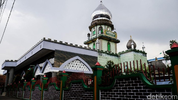 Masjid Baiturrokhmah jadi salah satu masjid bersejarah di Kota Cimahi. Pasalnya masjid itu menjadi saksi perjuangan anak bangsa dalam mengusir penjajah.