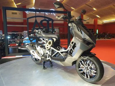 Sangar Mirip Transformer, Ini Wujud Skutik Italjet Dragster