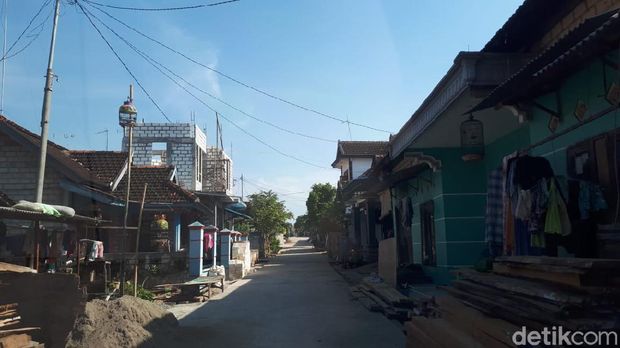 Kampung Miliader di Tuban menjadi perhatian dalam beberapa waktu terakhir. Lalu, seperti apa suasana Ramadhan di kampung tersebut.