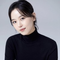 Kang Hanna mencuri perhatian sejak membintangi drama Korea Start Up. Karakternya Won In Jae, dibesarkan keluarga kaya sejak remaja. Tak heran bila ia diperhitungkan sebagai pemeran konglomerat. Foto: dok. Instagram k_hanna_