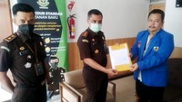 KNPI mencium adanya ketidakberesan dalam penyaluran dana bantuan sosial di Kalimantan Timur yang diduga merugikan negara atas dana bansos Rp 18 Miliar yang juga kini telah ditangani oleh Kajari Kutai Barat dan Kajati Kaltim, Kamis (15/4/2021). Foto: dok. KNPI