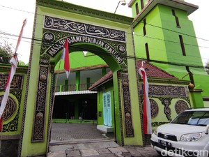 Melihat Arsitektur Timur Tengah Berusia 1,5 Abad di Masjid Pekojan Semarang