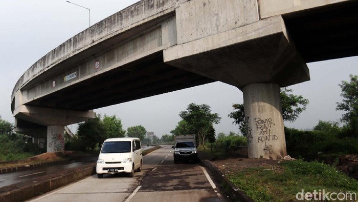 Melihat Proyek Interchange Km 149 Tol Gedebage yang Belum Rampung Bertahun-tahun sudah, Interchange Km 149 Tol Gedebage, Kota Bandung belum dilakukan aktivasi. Masih ada sisa pembangunan yang belum rampung dikerjakan.