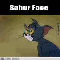 Ya namanya juga harus bangun pagi ya.. Mata rasanya masih pengen nutup tapi apa daya harus sahur. Yuk semangat puasa! Foto: 1cak.com