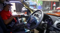 DFSK juga mengklaim Gelora E mampu menghemat biaya energi menjadi sekitar Rp 200 per kilometer. Sehingga konsumen DFSK Gelora E akan mendapatkan biaya operasional yang lebih rendah, mencapai 1/3 dibandingkan dengan kendaraan komersial konvensional.