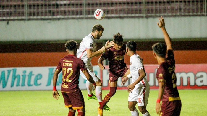 PSM Makassar vs Persija Jakarta di leg pertama semifinal Piala Menpora 2021.