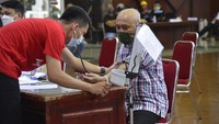 PT Semen Padang bekerjasama dengan Pemerintah Provinsi (Pemprov) Sumatra Barat melakukan vaksinasi Covid-19 untuk masyarakat lanjut usia (lansia). Dok. PT Semen Padang.