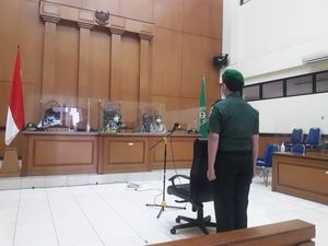Prada Ilham Jalani Sidang Vonis Kasus Hoax Picu Polsek Ciracas Diserang