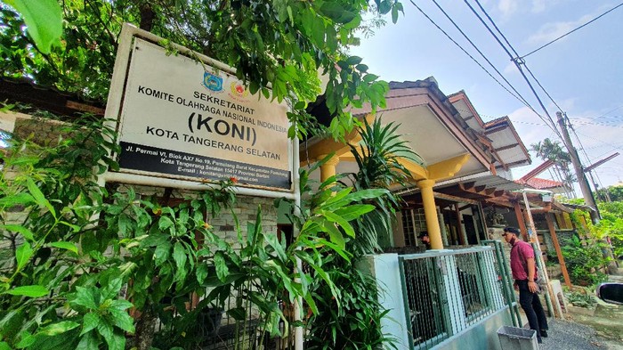 Suasana Penggeledahan Kantor KONI Tangsel