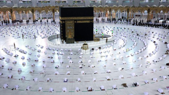 Suasana Sholat Tarawih di Masjidil Haram 2021