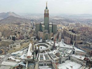 Mengapa Nonmuslim Dilarang Masuk Makkah dan Madinah?