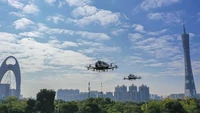EHang 216 dirancang menempuh jarak penerbangan 35 km dengan muatan maksimum hanya dalam 21 menit. Drone ini mampu mencapai ketinggian hingga 3.000 m, dengan spesifikasi tinggi 1,77 m dan lebar 5,61 m. EHang 216 diklaim ideal untuk transportasi modern bagi masyarakat perkotaan.  Foto: Dok. EHang