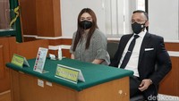 Thalita yang mengaku jadi korban KDRT itu pun meminta agar hak asuh anak jatuh ke tangannya. Pool/Palevi S/detikFoto